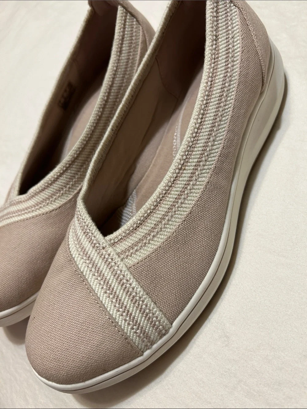 Clarks Cloudsteppers Taupe Beige Slip-On Flats